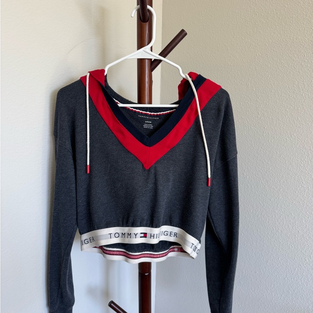 Size Small Tommy Hilfiger Women's Gray and Red Cropped Hoodie